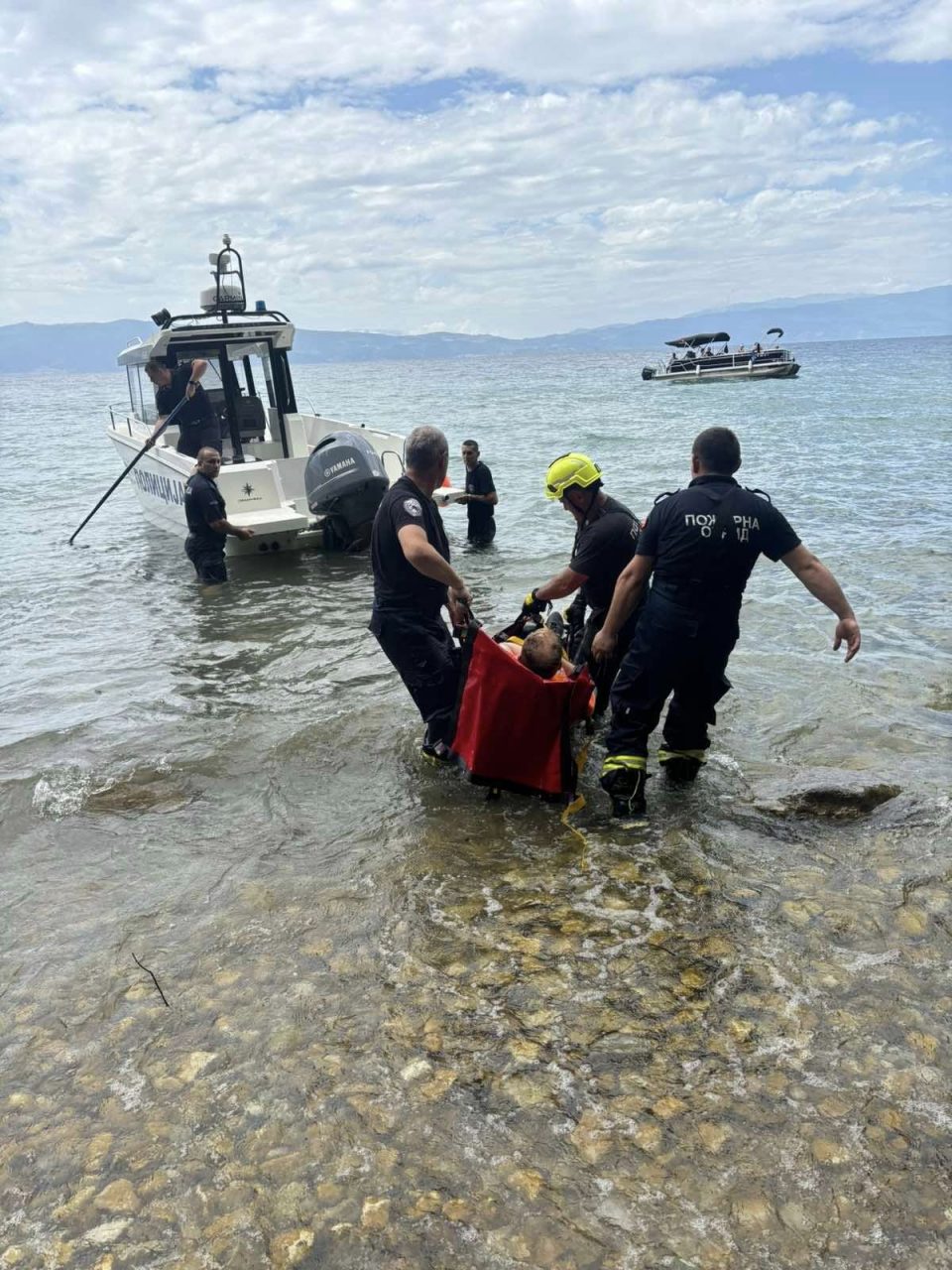 Уште една спасувачка акција во Охрид, повторно турист падна во непристапен терен