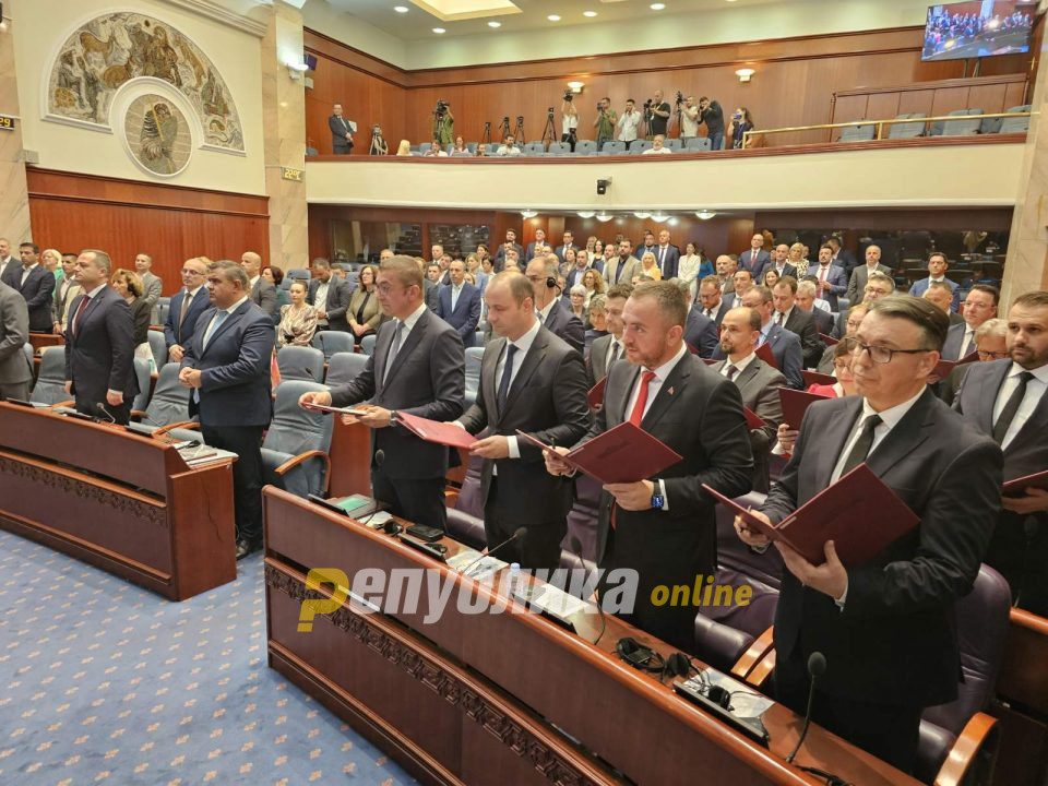Изгласана новата влада: Мицкоски премиер на Македонија