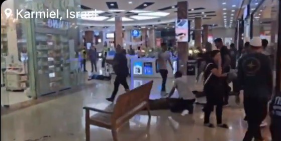 Терористички напад во трговски центар во Израел