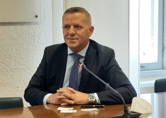 Амбасадорот во Италија кој бараше од Македонците да бидат „северни“ повикан на консултации
