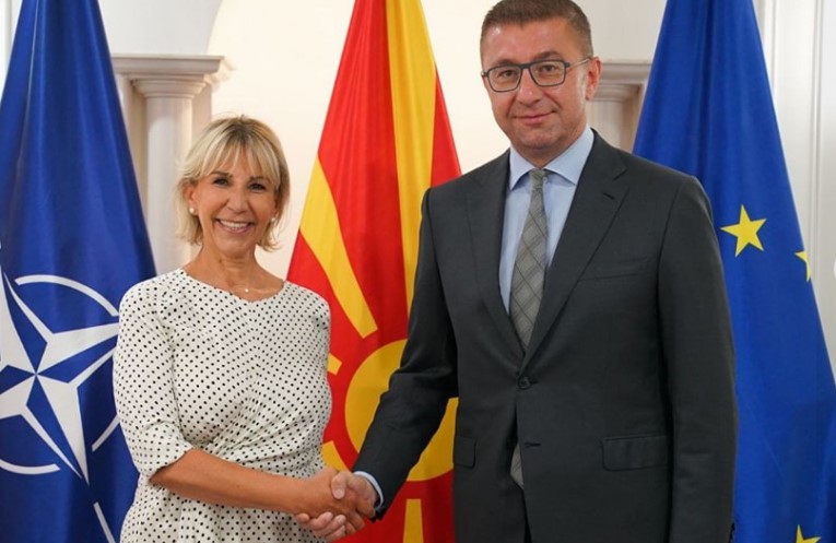 Премиерот Мицкоски се сретна со хрватската амбасадорка