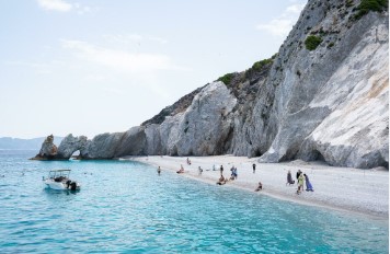 Пред да тргнете: Oва се летувалиштата во Грција со најтопла вода