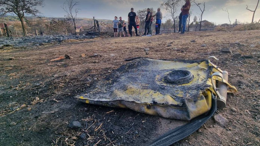 Незгода во Батинци: Од огномет во дворот му изгореа 500 бали сено