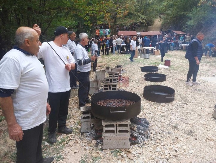 Под Смоларскиот водопад се одржа традиционалната „Костенијада“