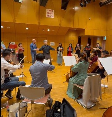 „Македонско девојче“ во изведба на Благој Нацоски и Tokyo Vranec Chamber Orchestra под диригентската палка на Казухиро Котецу