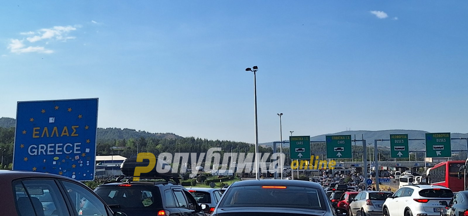 Долги колони за влез во Грција