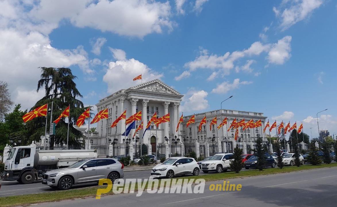 Мицкоски за реконструкцијата на Владата: Принципиелно имаме договор за ресорите, персоналните решенија ќе бидат објавени утре