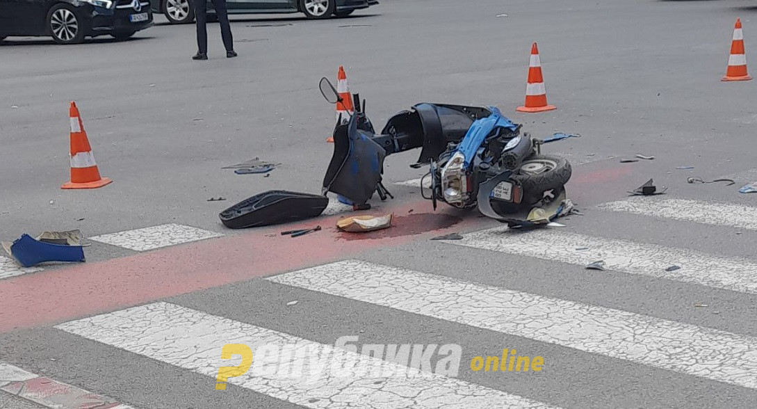 Двајца тинејџери тешко повредени по возење на мопед