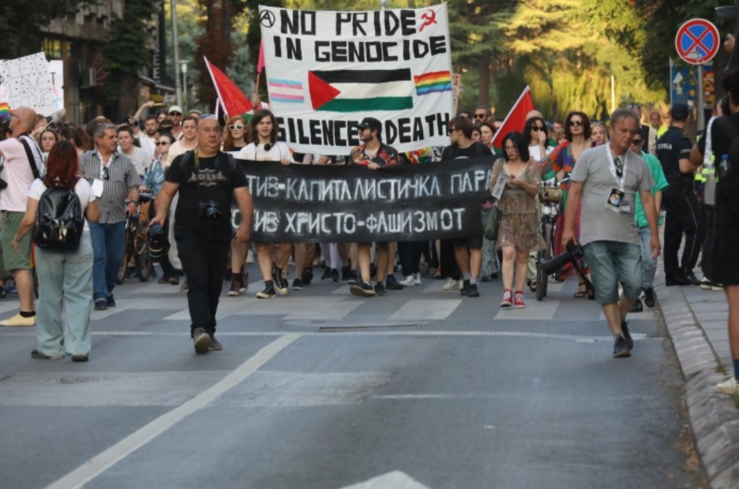 „Ќе (оп)стоиме заедно“: Парада на гордоста во Скопје