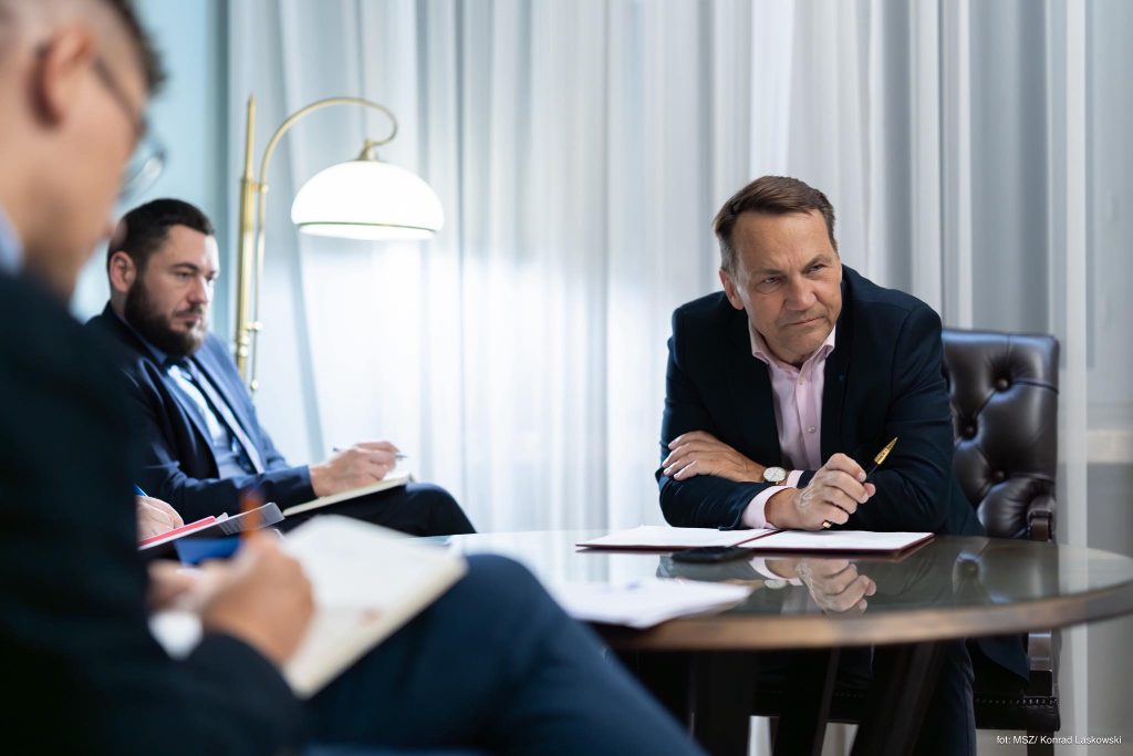 Facebook / Radosław Sikorski