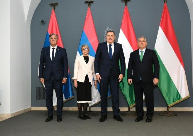 Facebook / СНСД – SNSD