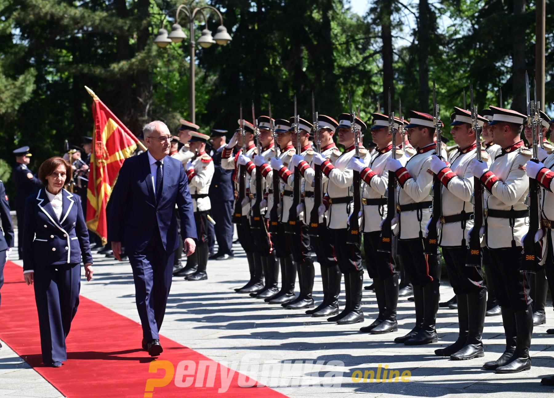 34 години АРМ
