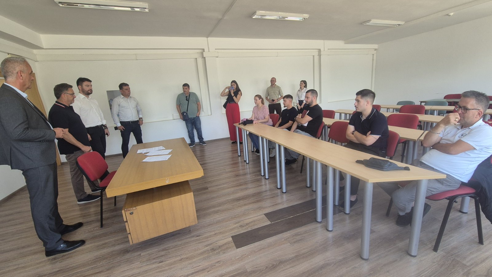 Пристигнати околу 4.400 апликации за самовработување, јавните повици траат уште денеска