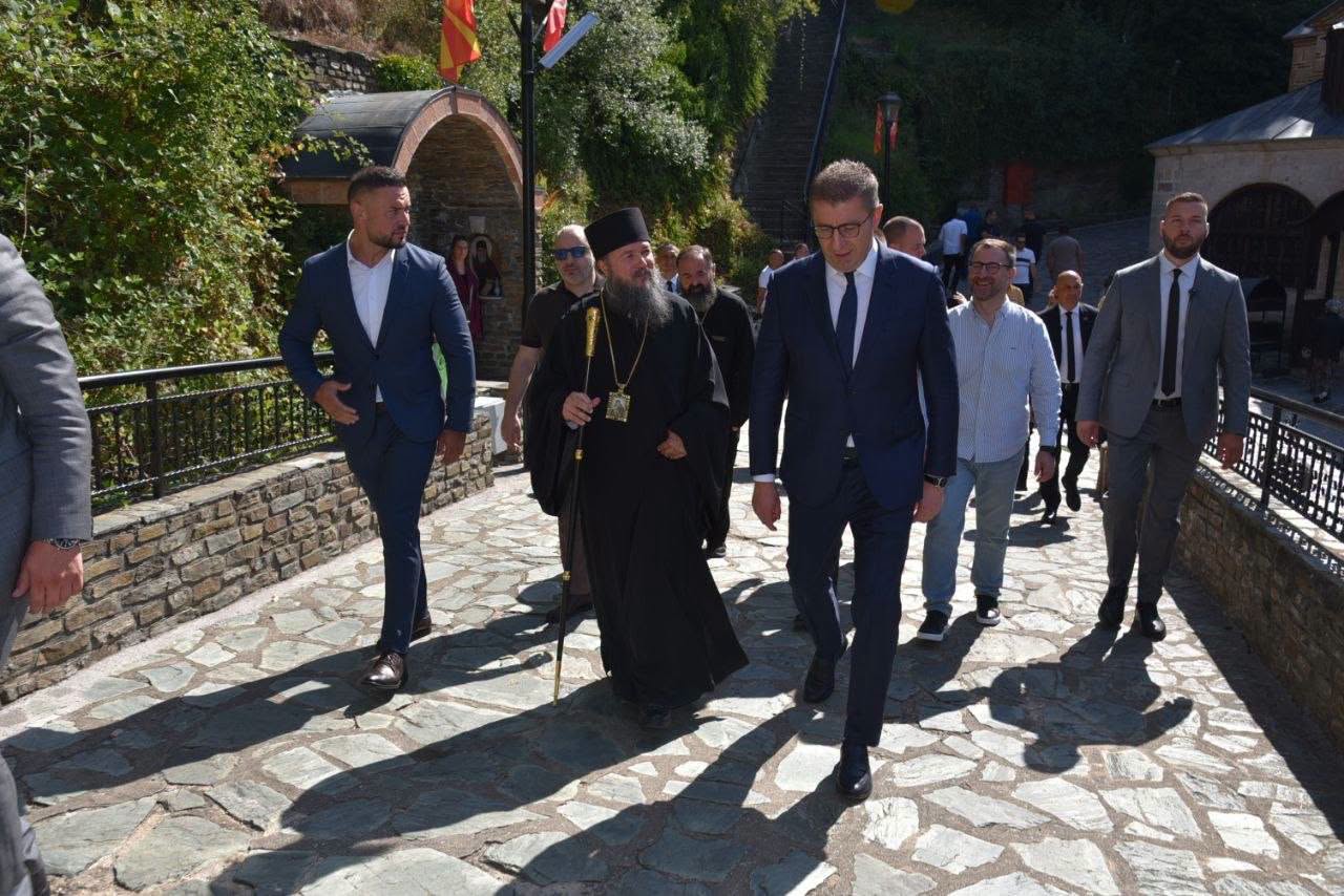 Мицкоски денеска во манастирот „Св. Јоаким Осоговски“ во Крива Паланка: Нашите свети места се потсетник на вредностите што нè обединуваат