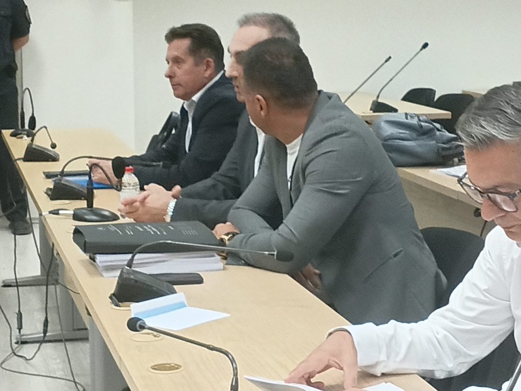 Груби ќе  користи само македонски јазик во судењето против него