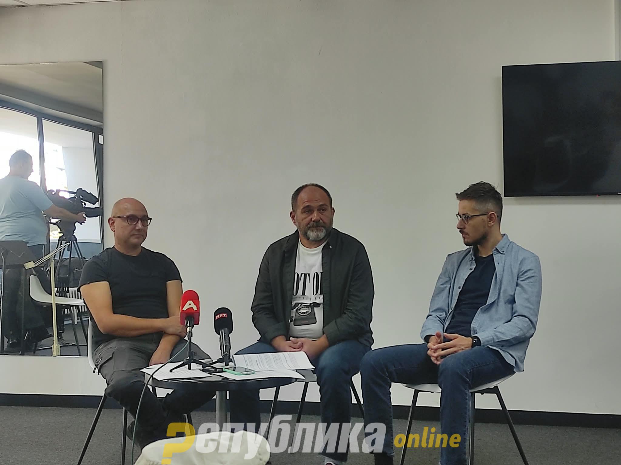 Националниот џез оркестар годинава настапува во Прага, ќе го отвори Сараевскиот џез-фестивал, а во Португалија на фестивалот „Гимараеш“ настапуваат со Курт Елинг