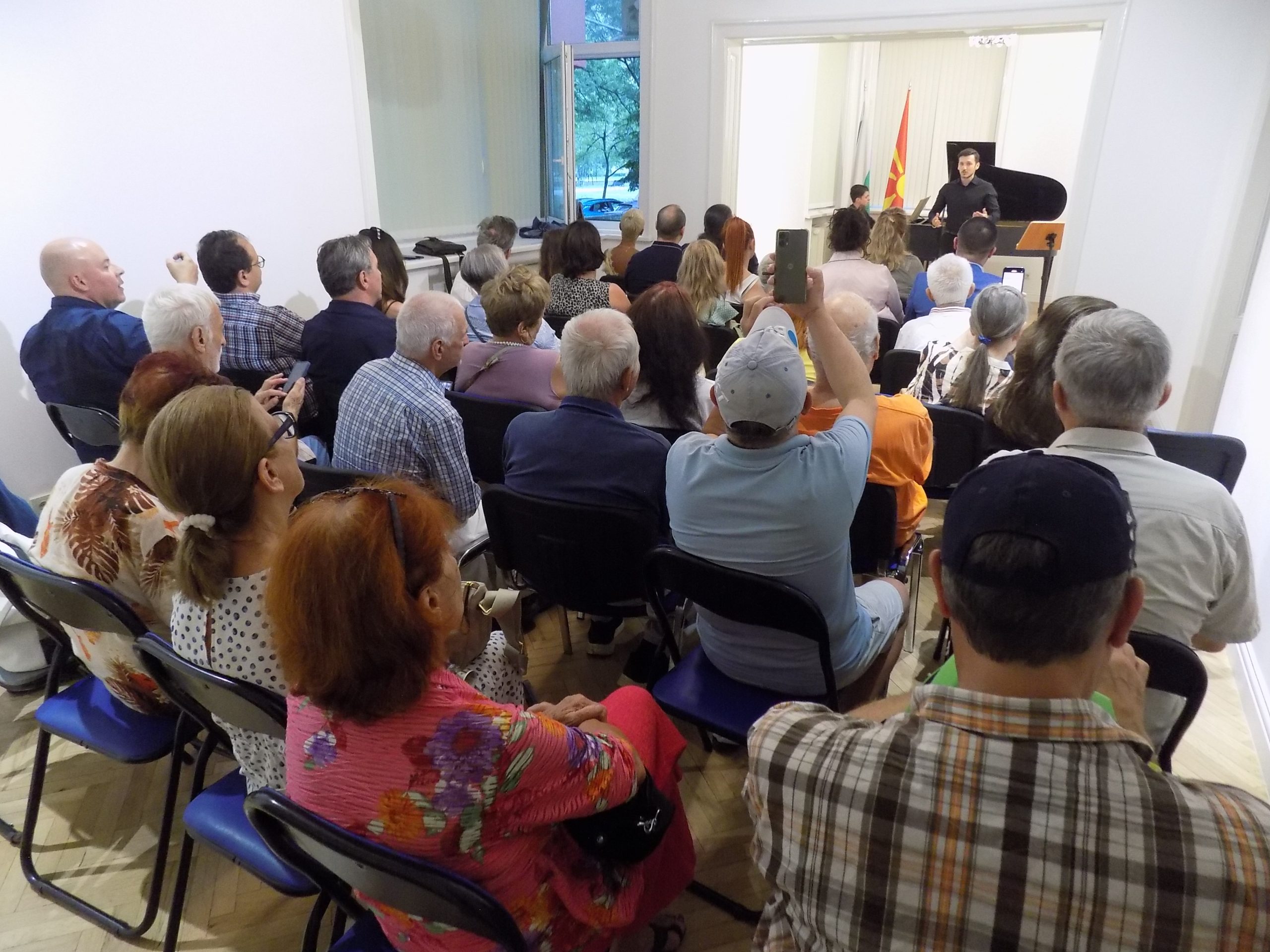 „Македонија ПЕЕ“ – вечер исполнета со љубов кон Македонија