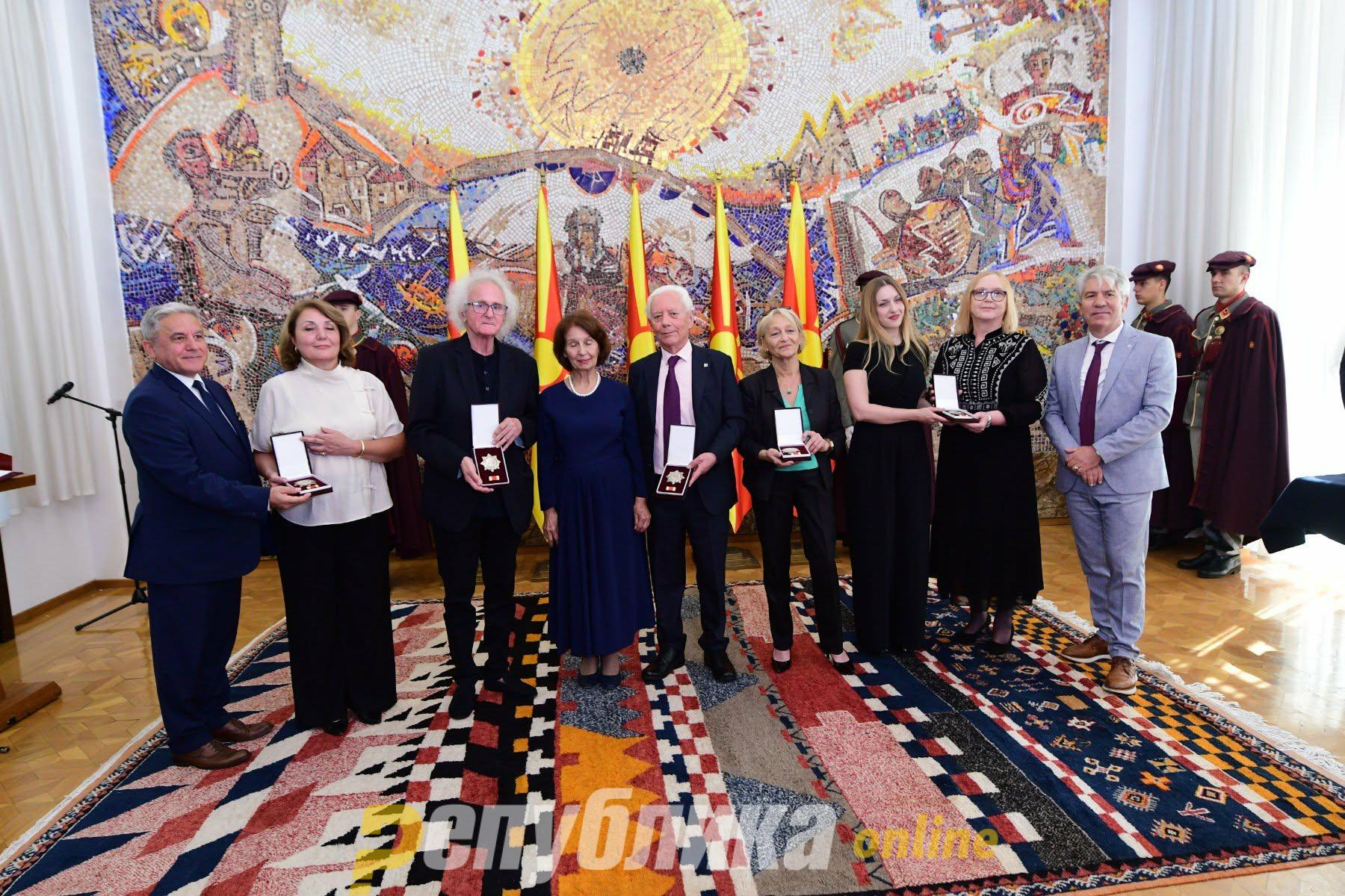 Силјан: Орденот се носи на градите. Слободата се носи како одговорност