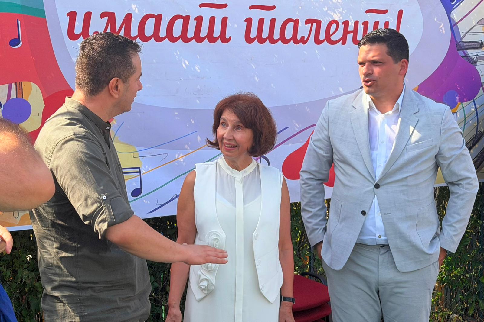 Сиљановска-Давкова: Училиштето нека биде место каде што ќе стекнувате знаење, негувате почит, развивате другарство