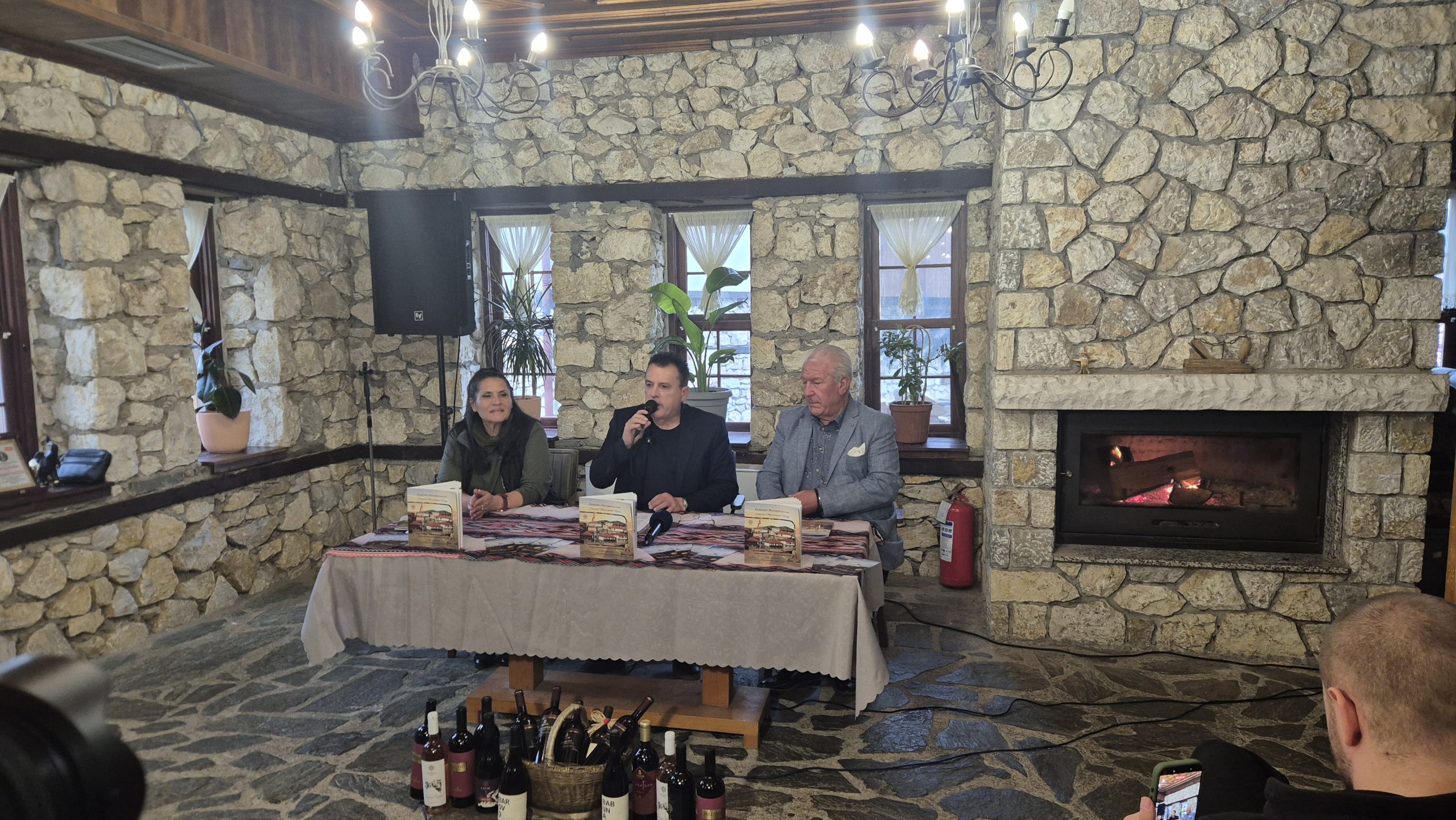 „Вкуси ја Македонија во чаша“ – три дена вино, музика и македонски вкусови во „Македонско село“