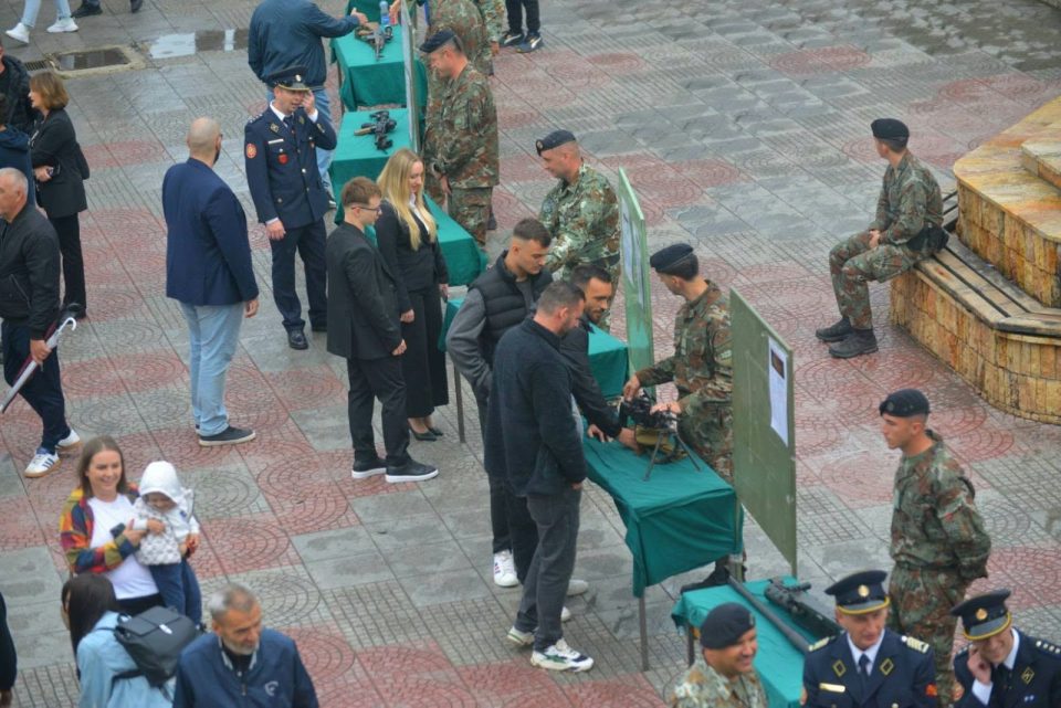 ФОТО: Армијата презентираше дел од современата воена опрема и вооружување во Куманово